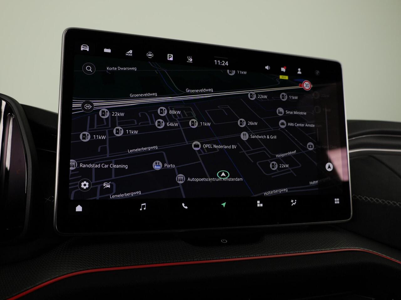 Skoda Kodiaq Sportline Business PHEV 1.5 TSI 204 pk 6 versn. DSG | Panoramadak | Wegklapbare trekhaak | Light & view pakket