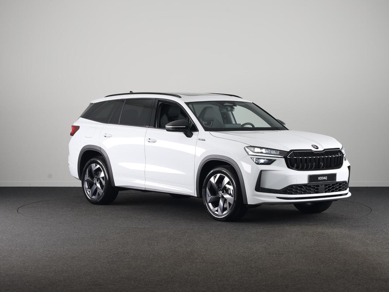 Skoda Kodiaq Sportline Business PHEV 1.5 TSI 204 pk 6 versn. DSG | Panoramadak | Wegklapbare trekhaak | Light & view pakket