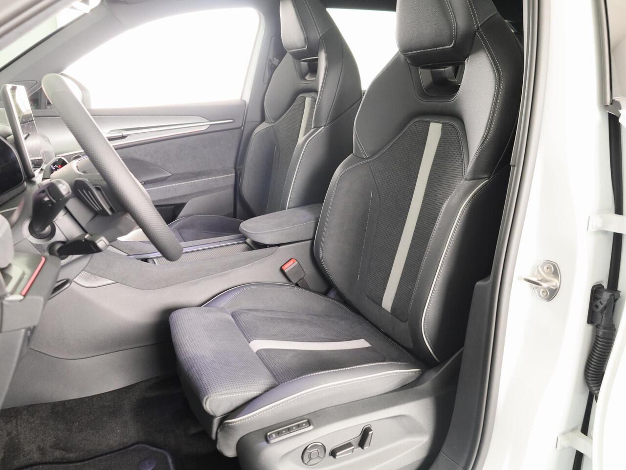 Skoda Kodiaq Sportline Business PHEV 1.5 TSI 204 pk 6 versn. DSG | Panoramadak | Wegklapbare trekhaak | Light & view pakket