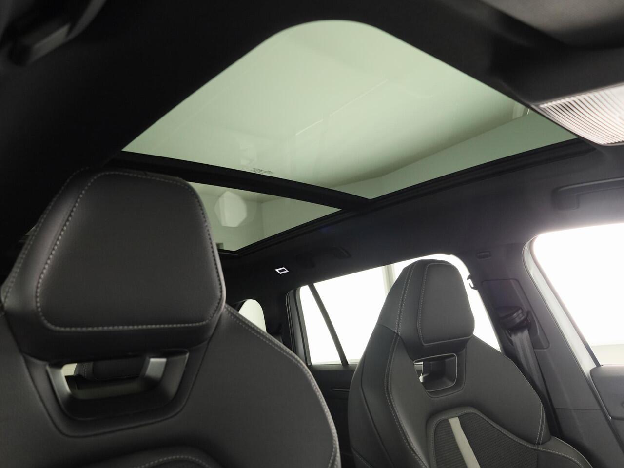 Skoda Kodiaq Sportline Business PHEV 1.5 TSI 204 pk 6 versn. DSG | Panoramadak | Wegklapbare trekhaak | Light & view pakket