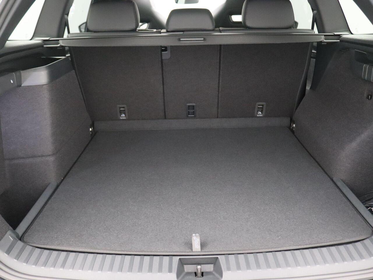 Skoda Kodiaq 1.5 TSI PHEV Sportline Business 204PK DSG Pano-schuifdak, matrix led, trekhaak, Canton sound, adaptive cruise, side assist, stoelverwarming voor & achter, stuurwielverwarming, keyless, alarm, 20" lichtmetaal