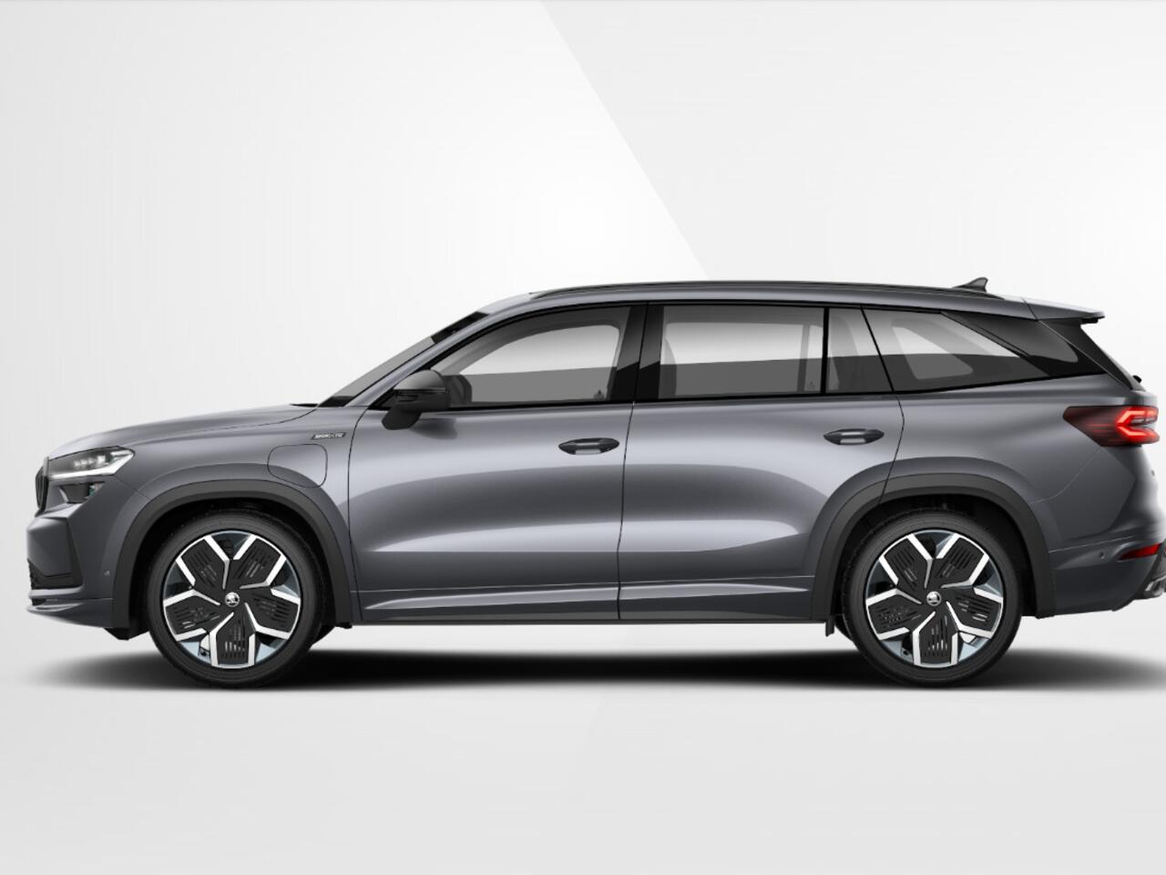 Skoda Kodiaq Sportline Business 1.5 TSI PHEV 150 kW / 204 PK SU Panoramisch glazen schuif-/kanteldak | Trekhaak | 3000,- inruilpremie