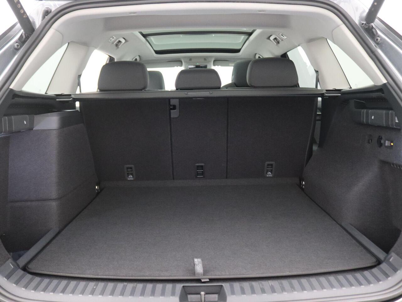 Skoda Kodiaq 1.5 TSI PHEV Business Edition Plus 204PK DSG Pano-Schuifdak, Trekhaak, Side Assist, Virtual Pedal, Memorystoel, Winterpakket, Keyless, Achteruitrijcamera, 19" LM Velgen