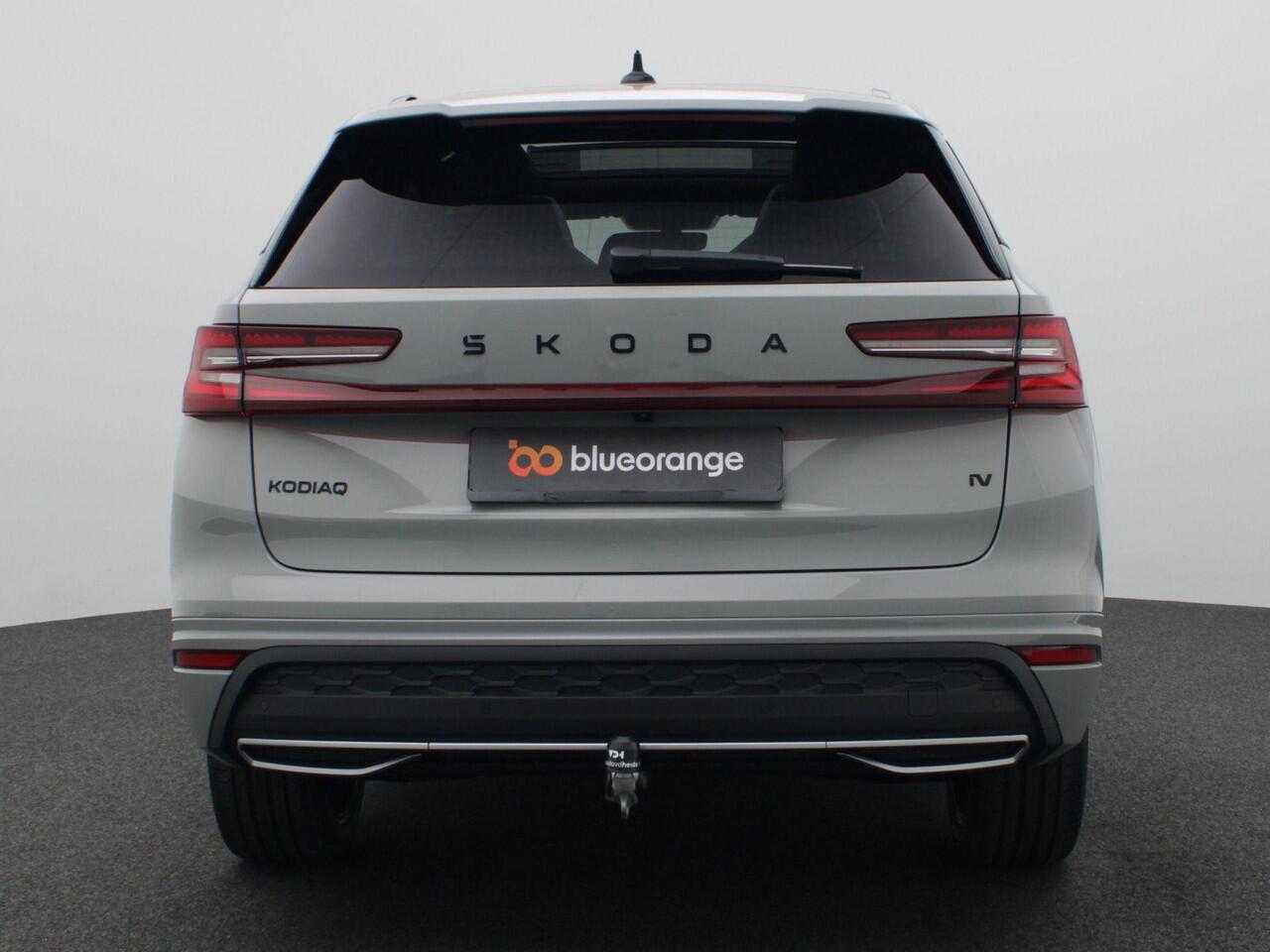 Skoda Kodiaq 1.5 TSI PHEV Sportline Business 204PK DSG Pano-schuifdak, matrix led, trekhaak, Canton sound, adaptive cruise, side assist, stoelverwarming voor & achter, stuurwielverwarming, keyless, alarm, 20" lichtmetaal