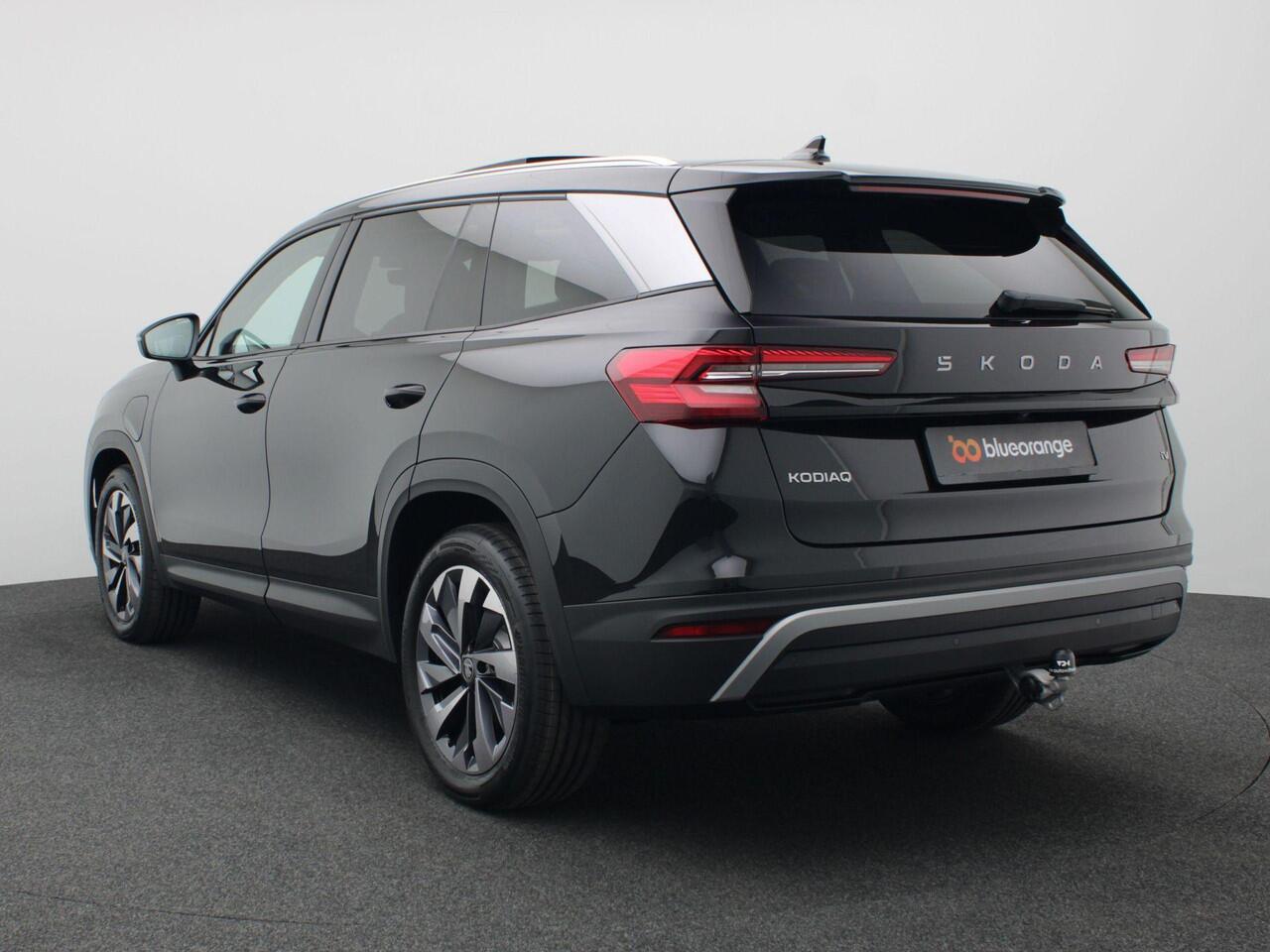 Skoda Kodiaq 1.5 TSI PHEV Business Edition Plus 204PK DSG Pano-Schuifdak, Trekhaak, 19` LM Velgen, Stoelverwarming voor + achter, Keyless, Virtual Pedal, Navi, Side Assist, Stuurwielverwarming, Memorystoel