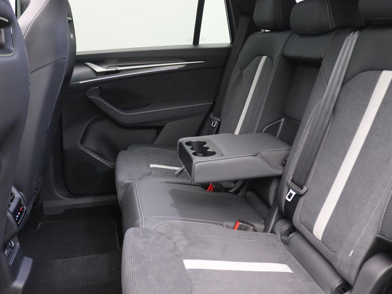 Skoda Kodiaq 1.5 TSI PHEV Sportline Business Pano-Schuifdak, Trekhaak, Dynamic Chassis, 20" LM Velgen, Memorystoelen, Stoel-Stuurverwarming, Canton Audio, Elektr. Achterklep, Winterpakket