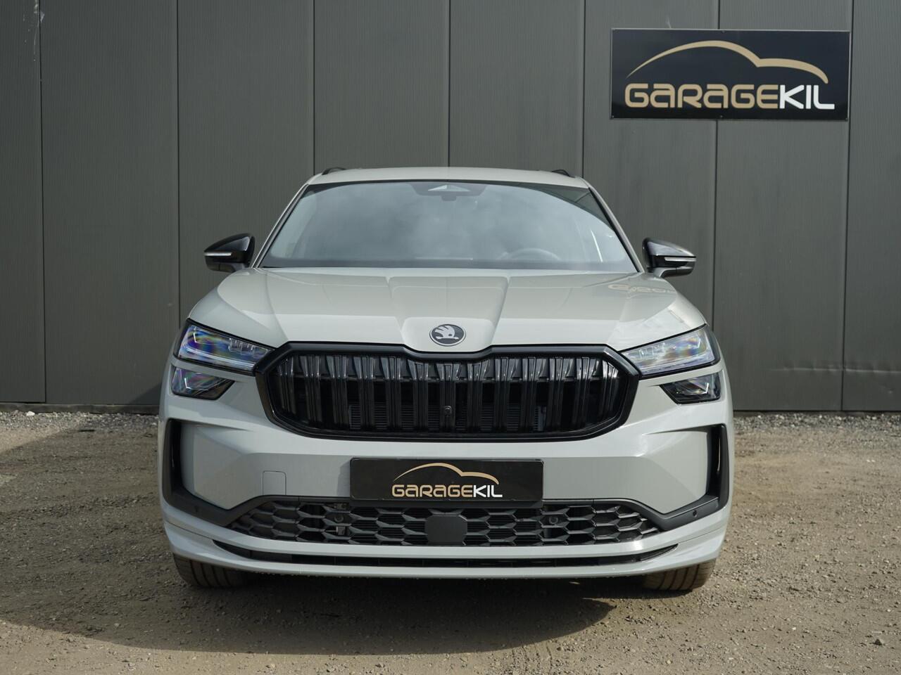 Skoda Kodiaq 1.5 TSI iV 150 kW DSG Sportline PHEV / Nieuw / Matrix / Panoramadak / Trekhaak / Lichtband in de grille / Achteruitrijcamera / Bestuurdersstoel met memory