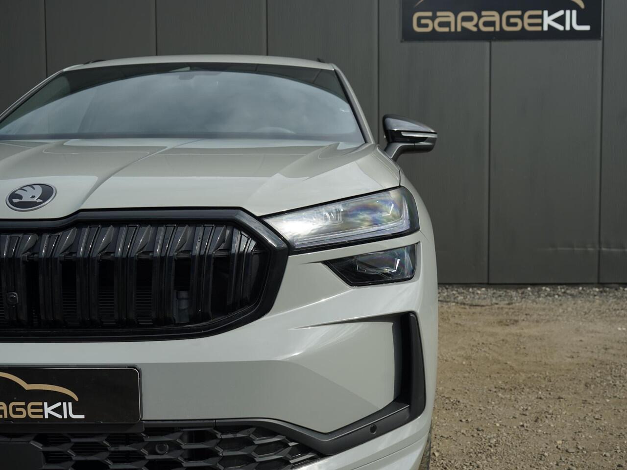 Skoda Kodiaq 1.5 TSI iV 150 kW DSG Sportline PHEV / Nieuw / Matrix / Panoramadak / Trekhaak / Lichtband in de grille / Achteruitrijcamera / Bestuurdersstoel met memory