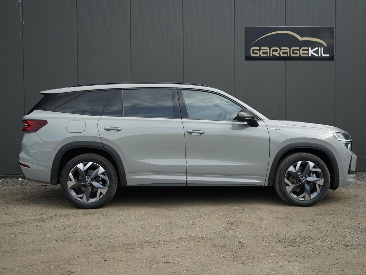 Skoda Kodiaq 1.5 TSI iV 150 kW DSG Sportline PHEV / Nieuw / Matrix / Panoramadak / Trekhaak / Lichtband in de grille / Achteruitrijcamera / Bestuurdersstoel met memory