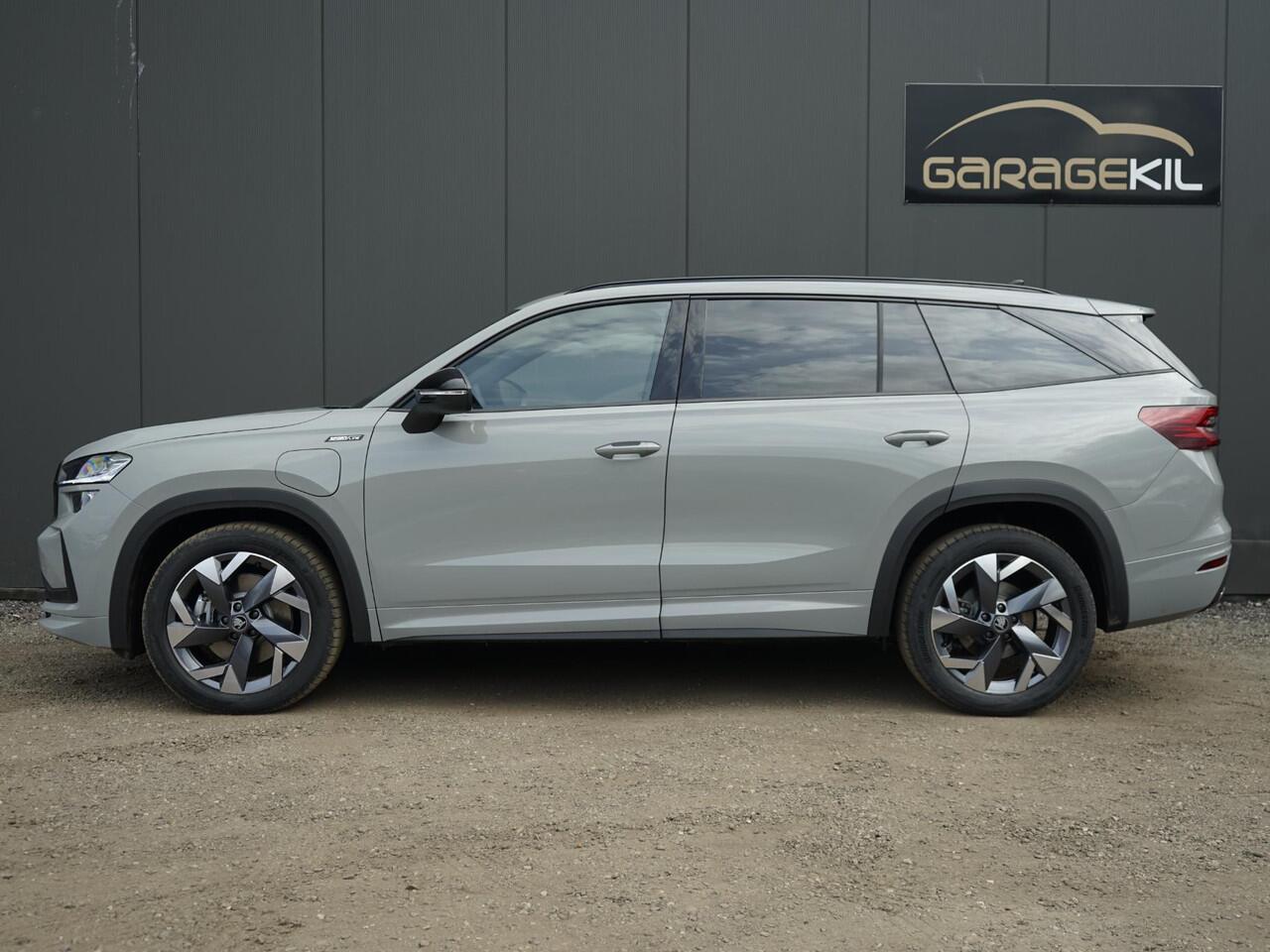 Skoda Kodiaq 1.5 TSI iV 150 kW DSG Sportline PHEV / Nieuw / Matrix / Panoramadak / Trekhaak / Lichtband in de grille / Achteruitrijcamera / Bestuurdersstoel met memory