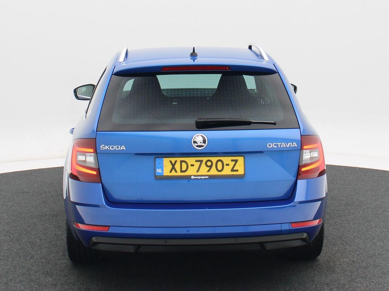 Skoda OCTAVIA Combi 1.0 TSi 115 Pk Style Business | Adaptive Cruise | Canton | Stoelverwarming | Parkeersensoren | Navigatie | Carplay | 18 inch | 92.102 Km!!