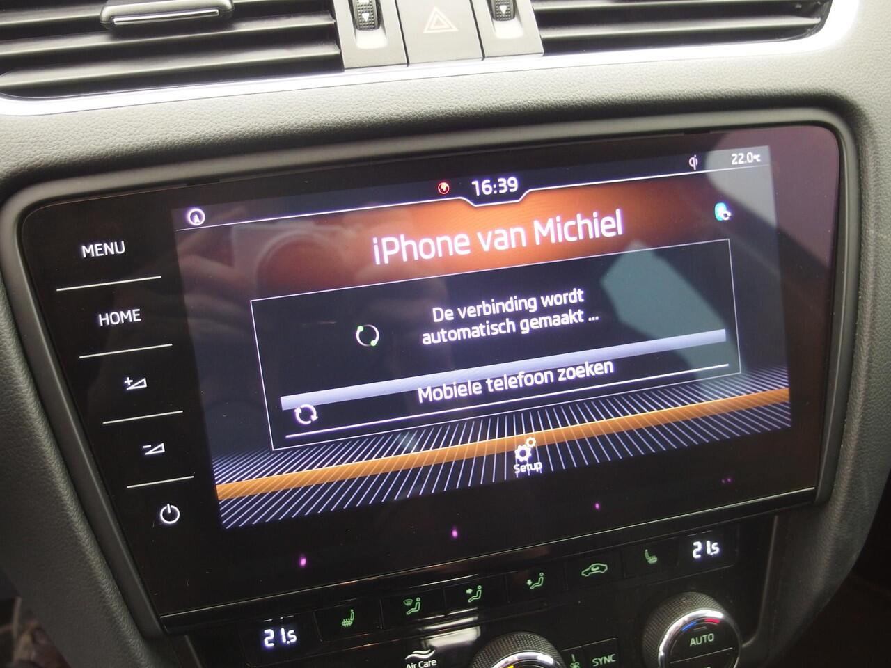 Skoda OCTAVIA Combi 1.5 TSI Greentech Style Business AUTOMAAT / RS-STOELEN / VIRTUAL / CANTON / KEYLESS / FULL LED / STOELVERW / NL-AUTO