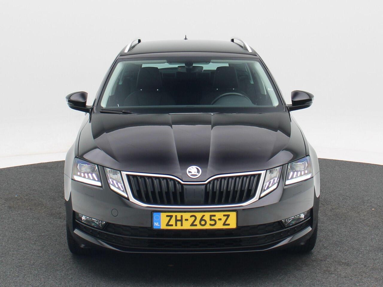 Skoda OCTAVIA Combi 1.0 TSi 115 Pk Automaat Ambition Business | Trekhaak | Navigatie | CarPlay | Stoelverwarming | 17 Inch | 85.572 Km!