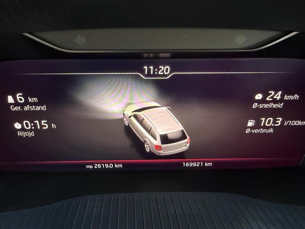 Skoda OCTAVIA Combi 1.5 TSI Greentech Business Edition Plus AUTOMAAT | VIRTUAL DISPLAY | CAMERA | LED LAMPEN | ADAPTIEVE CRUISE | DODEHOEK DETECTIE | LEDER | KEYLESS | VERWARMDE STOELEN | CANTON SOUND SYSTEM NAVIGATIE | DODEHOEK DETTECTIE |