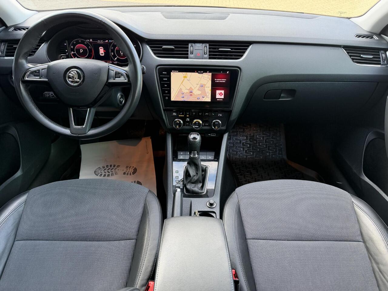 Skoda OCTAVIA Combi 1.5 TSI Greentech Business Edition Plus AUTOMAAT | VIRTUAL DISPLAY | CAMERA | LED LAMPEN | ADAPTIEVE CRUISE | DODEHOEK DETECTIE | LEDER | KEYLESS | VERWARMDE STOELEN | CANTON SOUND SYSTEM NAVIGATIE | DODEHOEK DETTECTIE |