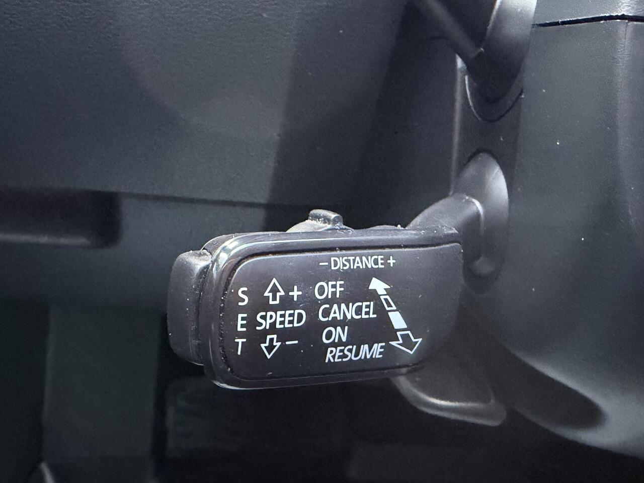 Skoda OCTAVIA Combi 1.5 TSI Greentech Business Edition Plus AUTOMAAT | VIRTUAL DISPLAY | CAMERA | LED LAMPEN | ADAPTIEVE CRUISE | DODEHOEK DETECTIE | LEDER | KEYLESS | VERWARMDE STOELEN | CANTON SOUND SYSTEM NAVIGATIE | DODEHOEK DETTECTIE |