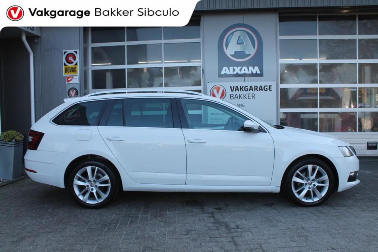 Skoda OCTAVIA 1.6 TDI CLEVER EDITION AUTOMAAT CRUISE NAVI LM 17 INCH