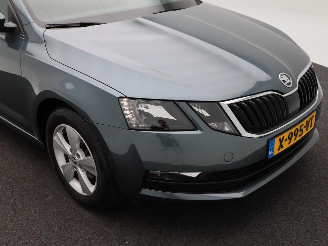 Skoda OCTAVIA Combi 1.5 TSi 150 Pk Automaat Style | Trekhaak | Cruise Control | Stoelverwarming | Camera | CarPlay | Climatronic | 16 Inch | 78.869 Km !!