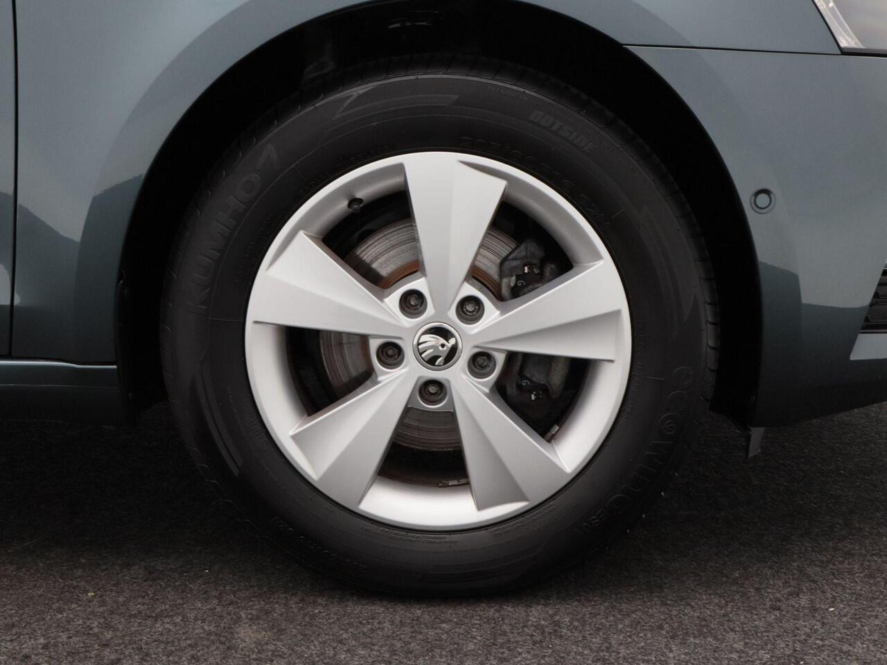 Skoda OCTAVIA Combi 1.5 TSi 150 Pk Automaat Style | Trekhaak | Cruise Control | Stoelverwarming | Camera | CarPlay | Climatronic | 16 Inch | 78.869 Km !!