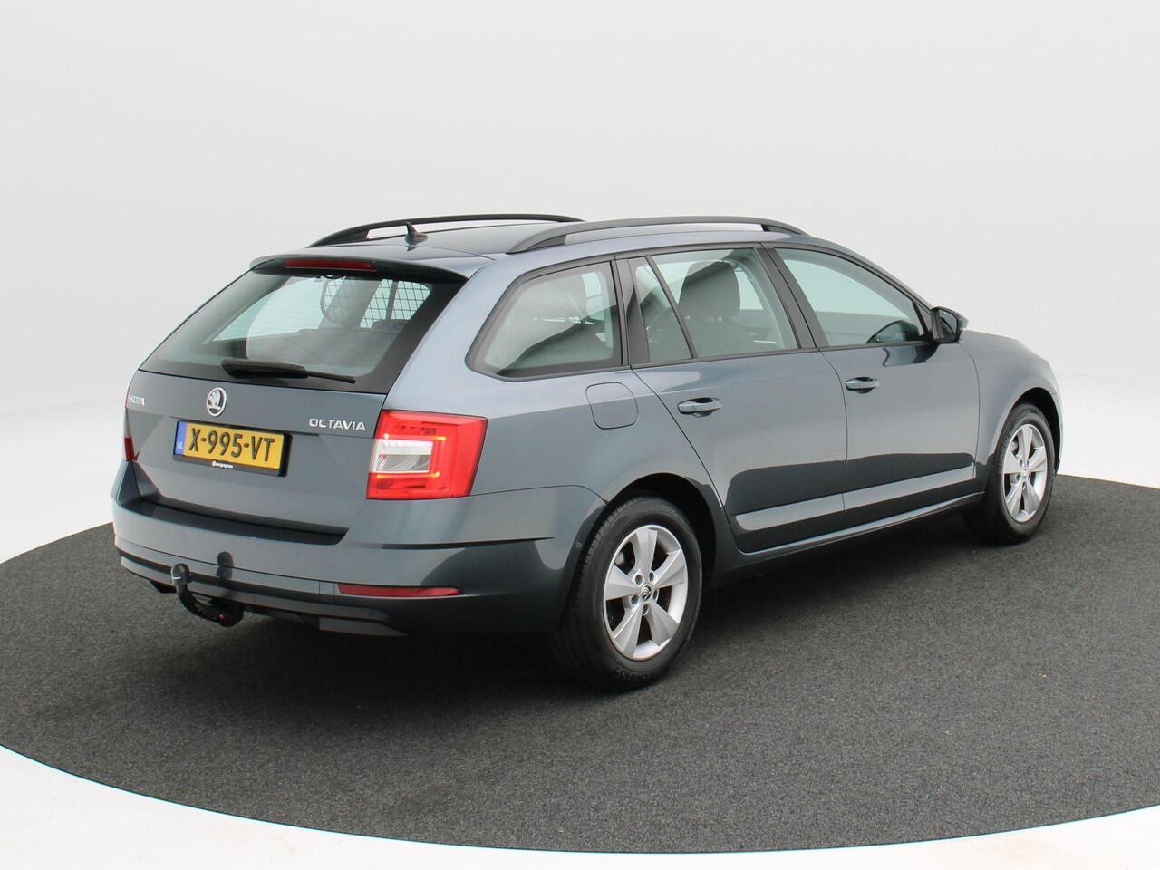 Skoda OCTAVIA Combi 1.5 TSi 150 Pk Automaat Style | Trekhaak | Cruise Control | Stoelverwarming | Camera | CarPlay | Climatronic | 16 Inch | 78.869 Km !!