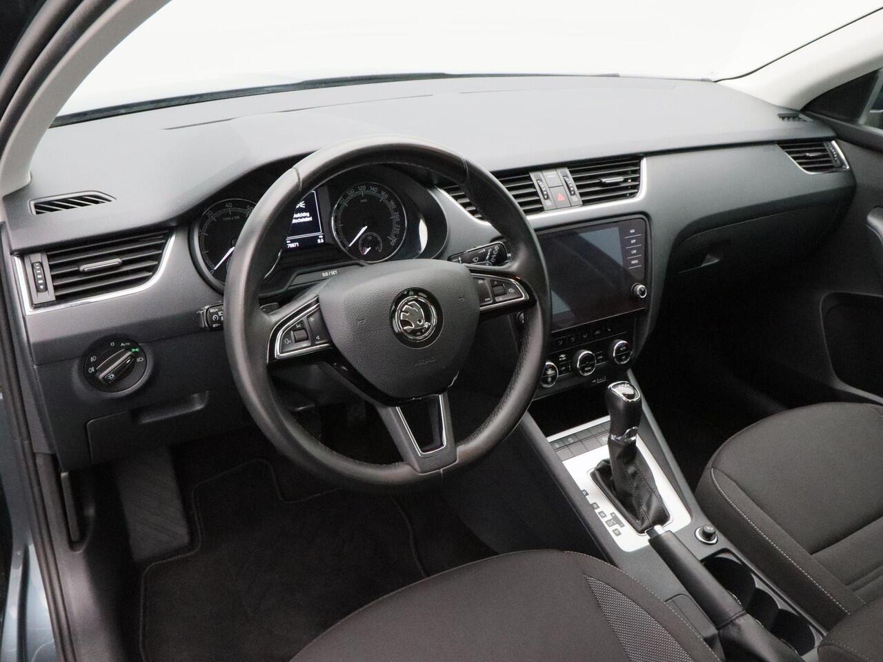 Skoda OCTAVIA Combi 1.5 TSi 150 Pk Automaat Style | Trekhaak | Cruise Control | Stoelverwarming | Camera | CarPlay | Climatronic | 16 Inch | 78.869 Km !!