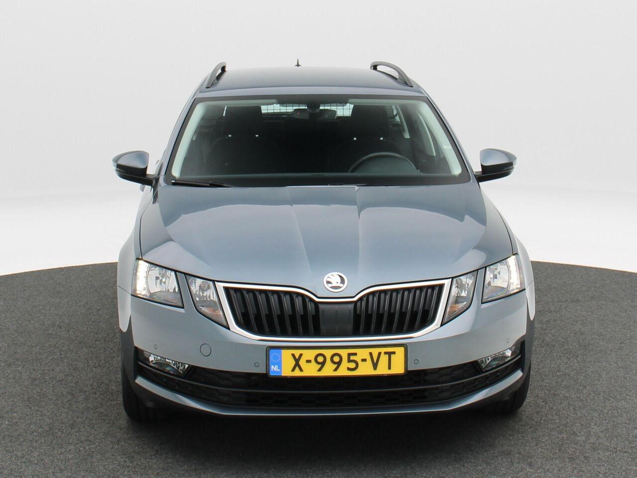 Skoda OCTAVIA Combi 1.5 TSi 150 Pk Automaat Style | Trekhaak | Cruise Control | Stoelverwarming | Camera | CarPlay | Climatronic | 16 Inch | 78.869 Km !!