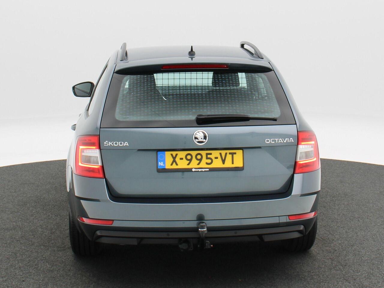 Skoda OCTAVIA Combi 1.5 TSi 150 Pk Automaat Style | Trekhaak | Cruise Control | Stoelverwarming | Camera | CarPlay | Climatronic | 16 Inch | 78.869 Km !!