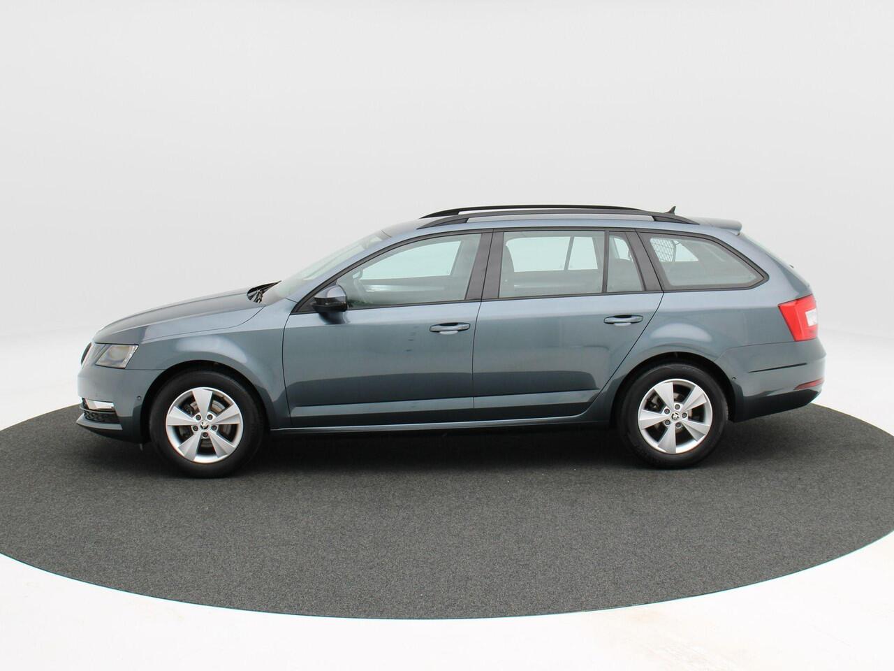 Skoda OCTAVIA Combi 1.5 TSi 150 Pk Automaat Style | Trekhaak | Cruise Control | Stoelverwarming | Camera | CarPlay | Climatronic | 16 Inch | 78.869 Km !!