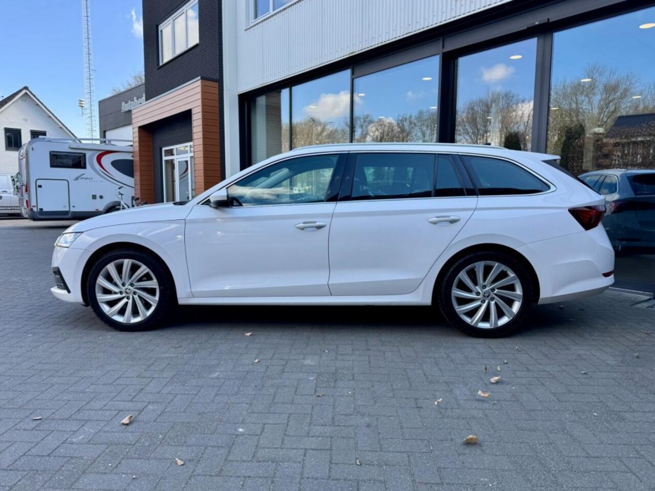 Skoda OCTAVIA 1.5 TSI First Ed. Nw. Model,Crystal LED,Virtual,Lane Ass.,Carpla