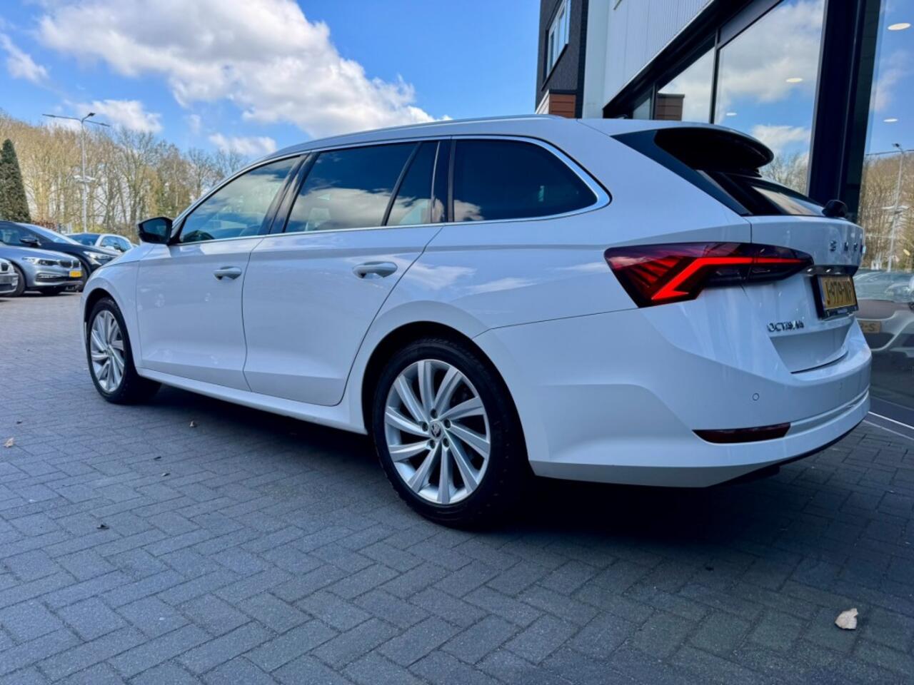 Skoda OCTAVIA 1.5 TSI First Ed. Nw. Model,Crystal LED,Virtual,Lane Ass.,Carpla