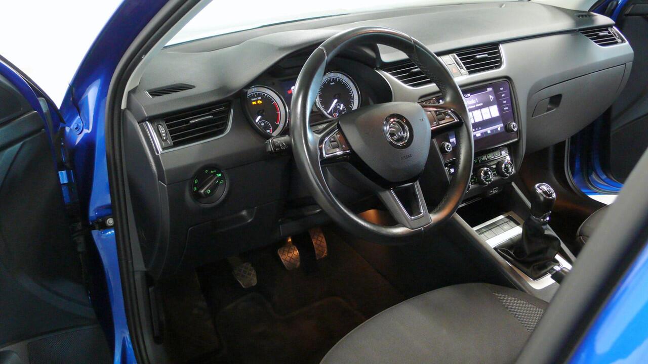 Skoda OCTAVIA Combi 1.0 TSI Greentech Business Edition | Navi |