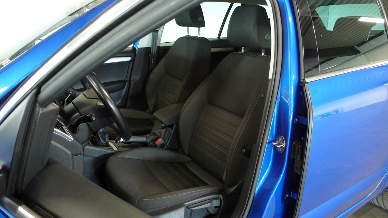 Skoda OCTAVIA Combi 1.0 TSI Greentech Business Edition | Navi |