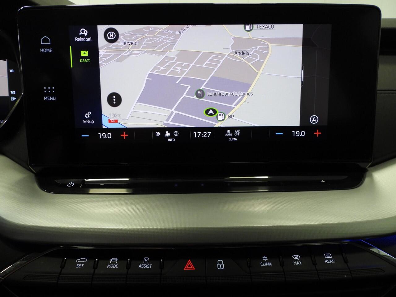 Skoda OCTAVIA Combi 1.0 e-TSI Aut. Business Edition NAVI/ADAPT.CRUISE/TREKHAAK/LED/17"LMV!