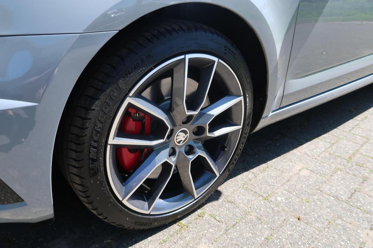 Skoda OCTAVIA Combi 2.0 TSI RS 245 Business VRS PANO-DAK/TREKHAAK/CAMERA/STOELVER/