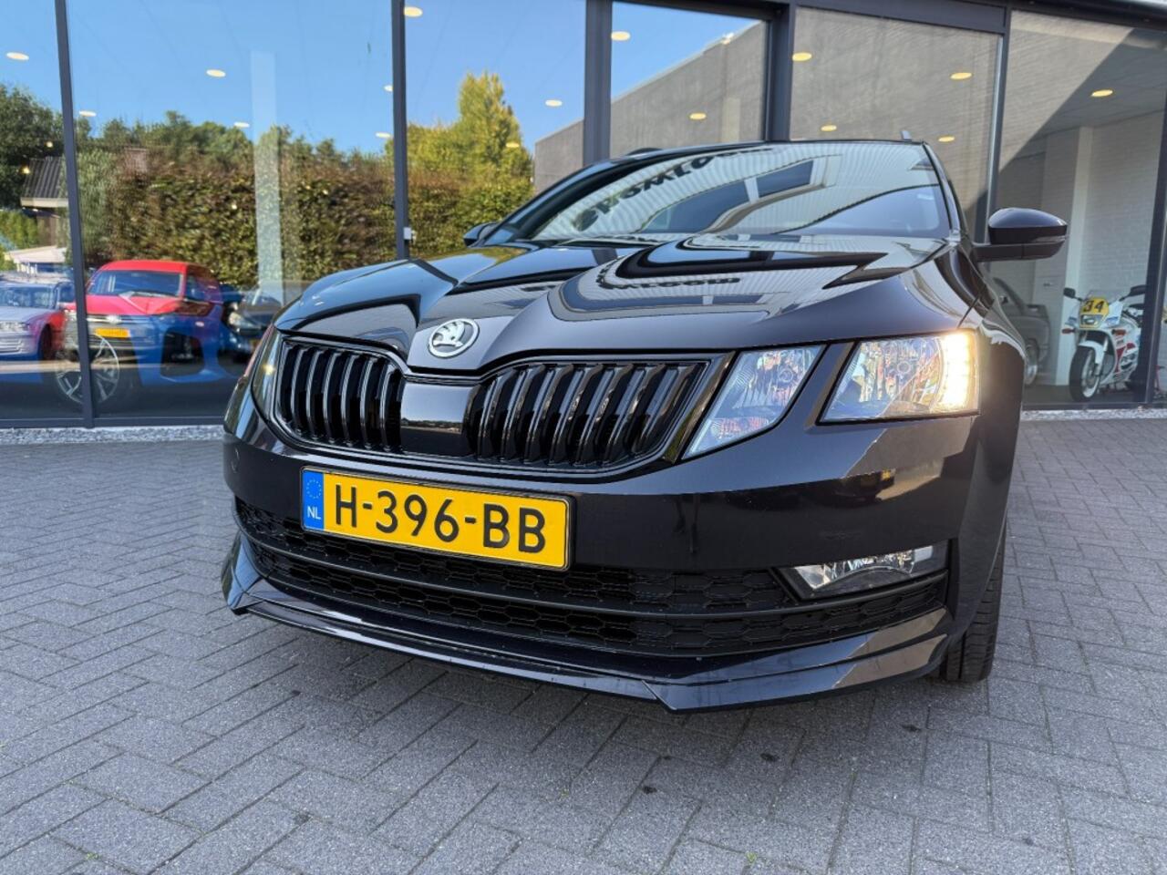 Skoda OCTAVIA Combi 1.5 TSI Sportline,Pano,Schaalstoel,Navi,Clima,Cruise,
