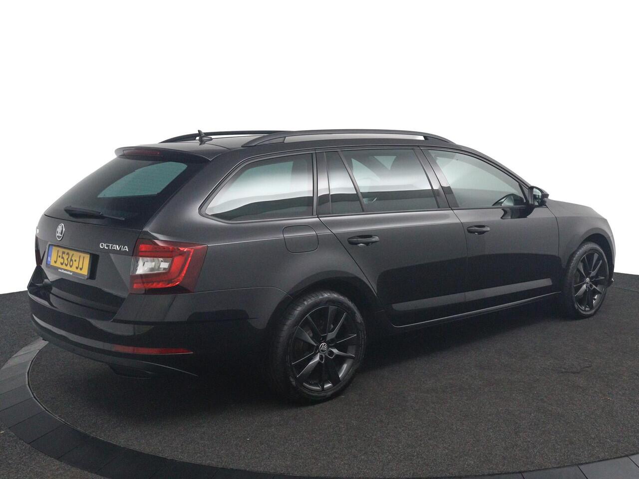 Skoda OCTAVIA Combi 1.5 TSI SPORT*AUTOMAAT*CRUISE*CARPLAY*ECC*HAAK*NAV