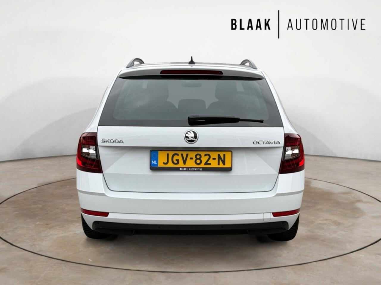 Skoda OCTAVIA 1.0 TSI Business Edition | PDC voor achter | navigatie | cruise-