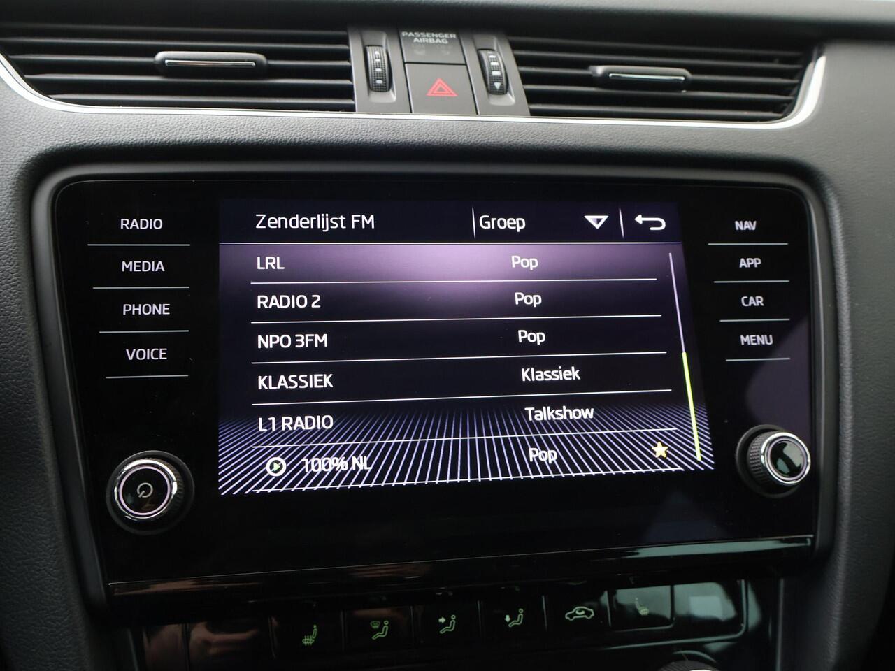 Skoda OCTAVIA Combi 1.0 TSI Greentech Business Edition | 116 PK | Trekhaak | Verwarmde voorstoelen | Apple Carplay/Android Auto |