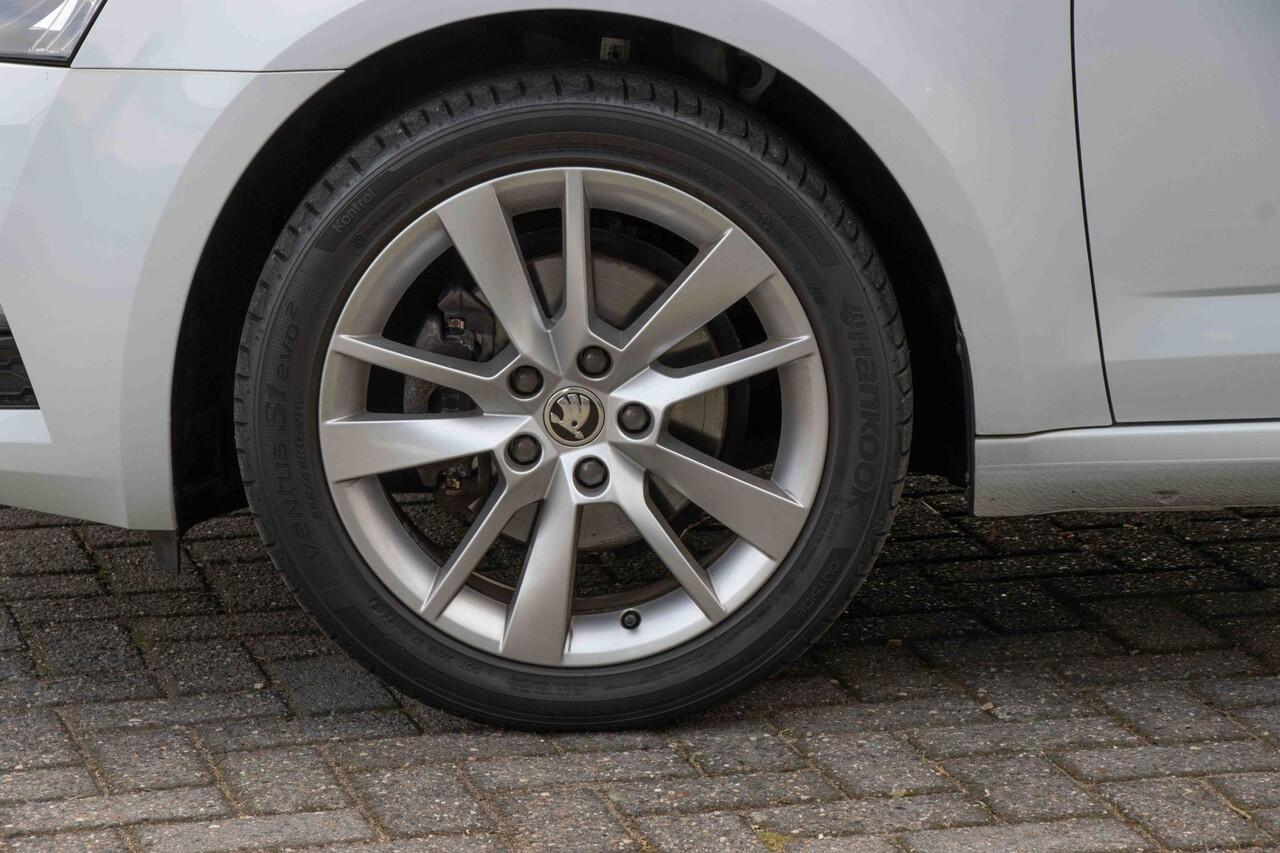 Skoda OCTAVIA Combi 1.0 TSI Greentech Business Edition