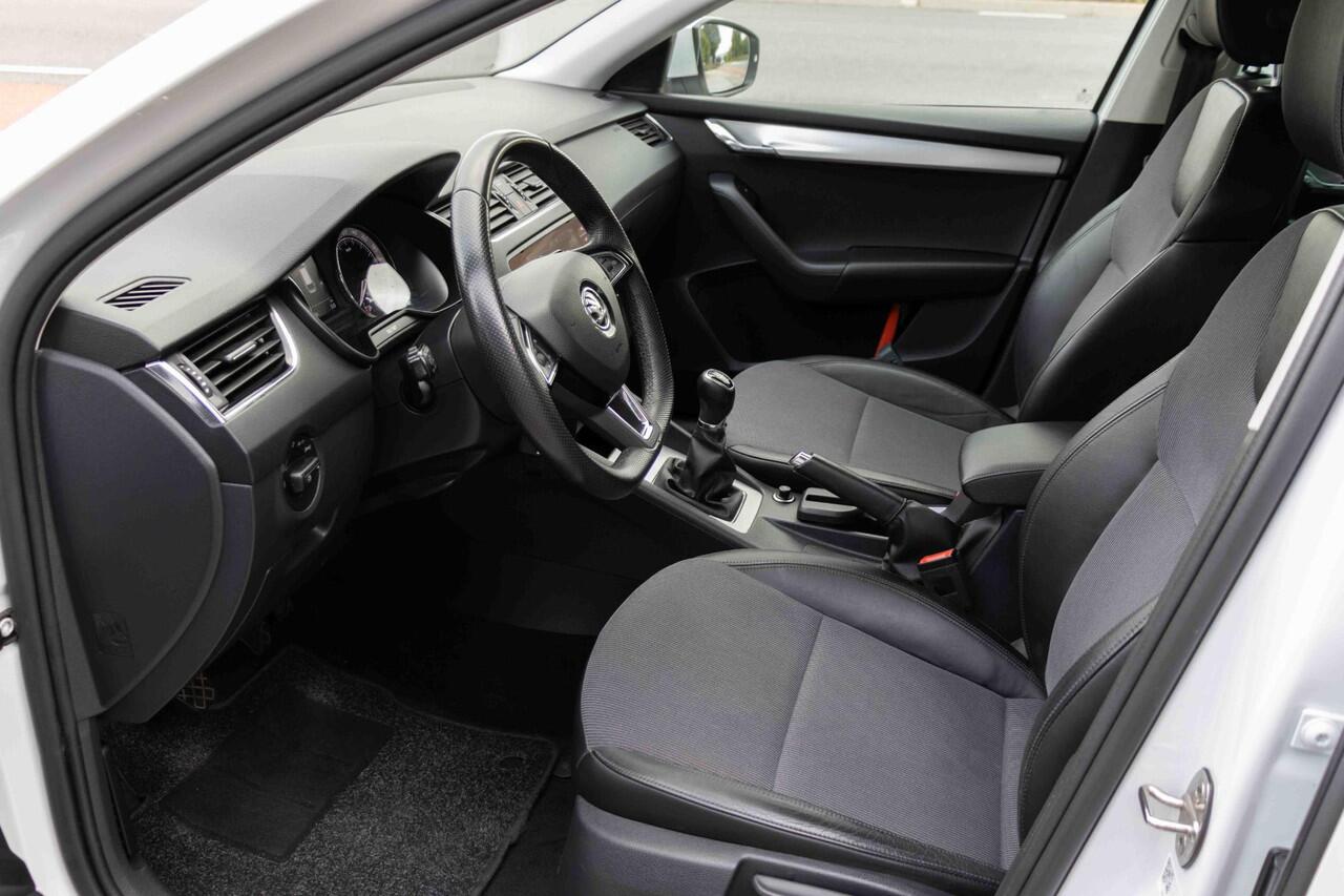 Skoda OCTAVIA Combi 1.0 TSI Greentech Business Edition