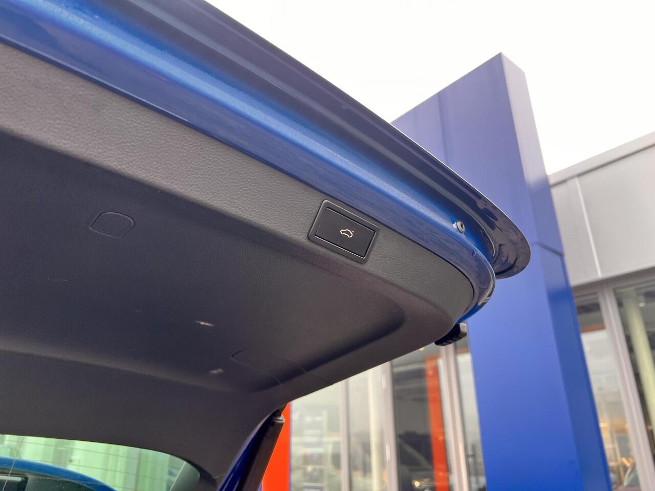 Skoda OCTAVIA Combi 1.4 TSI RS iV PHEV Business ZUID | 245pk | Stoelverwarming | Achteruitrijcamera