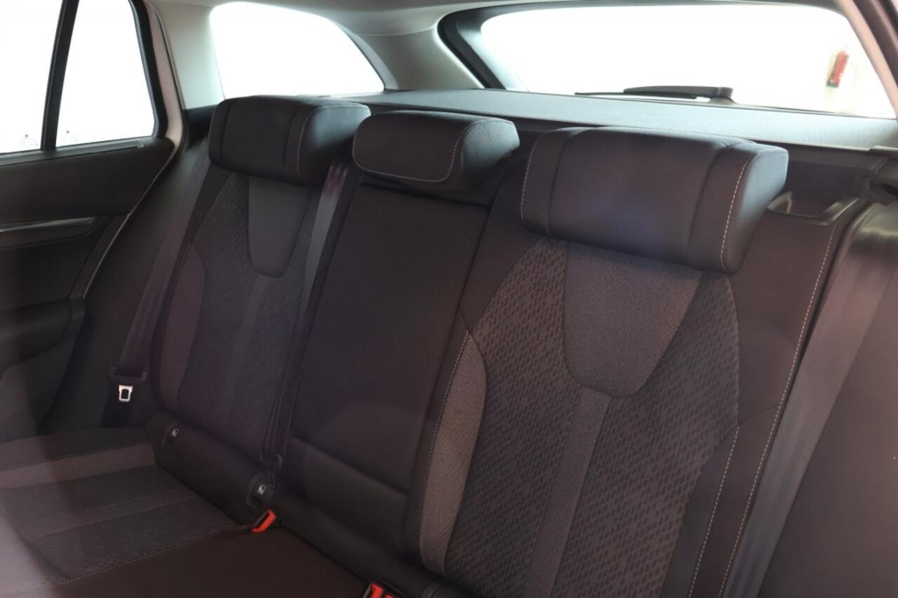 Skoda OCTAVIA 1.4 TSI IV First Ed. PHEV 204PK - 18inch - Canton Speakers - Hea