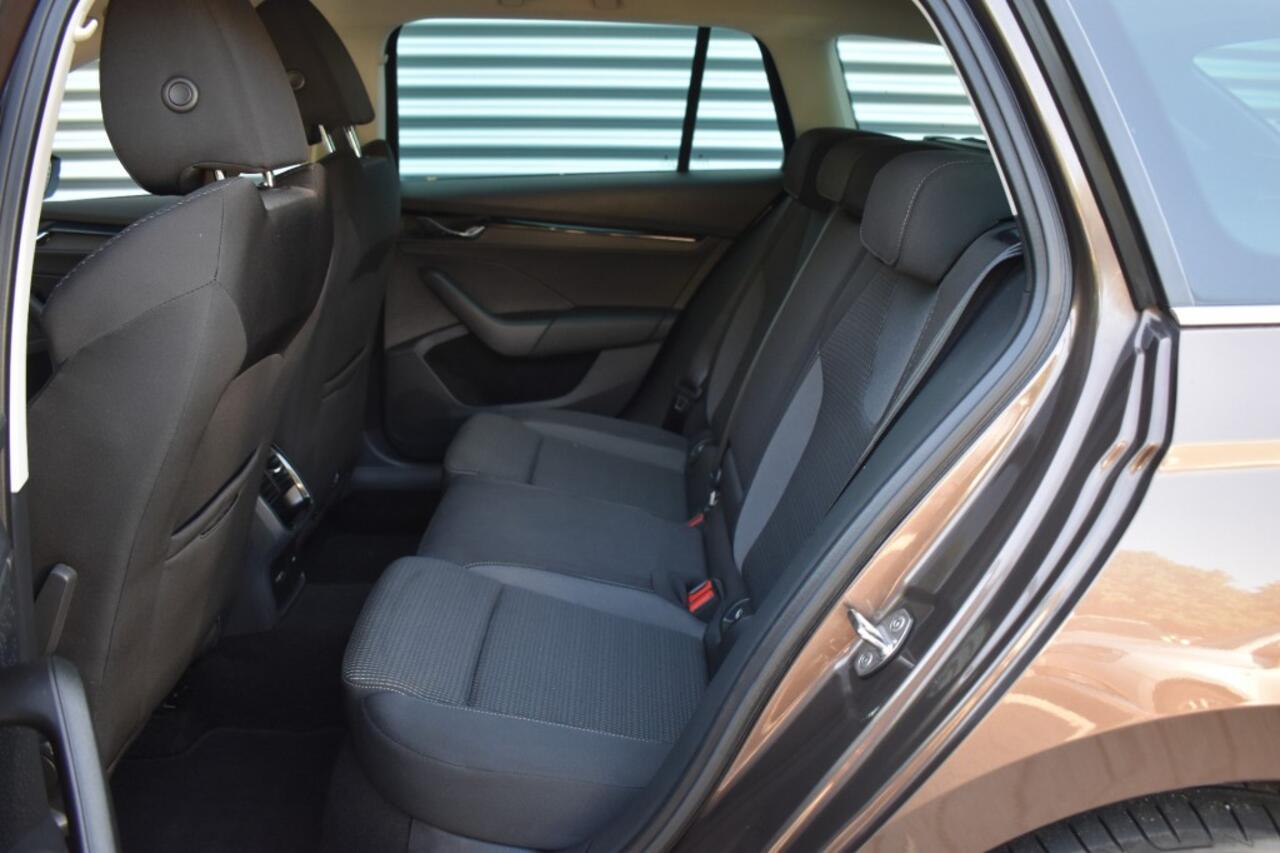 Skoda OCTAVIA COMBI 1.4 TSI IV PHEV / ADAP. CRUISE / LED PAKKET / P.CAM / VIRTUAL