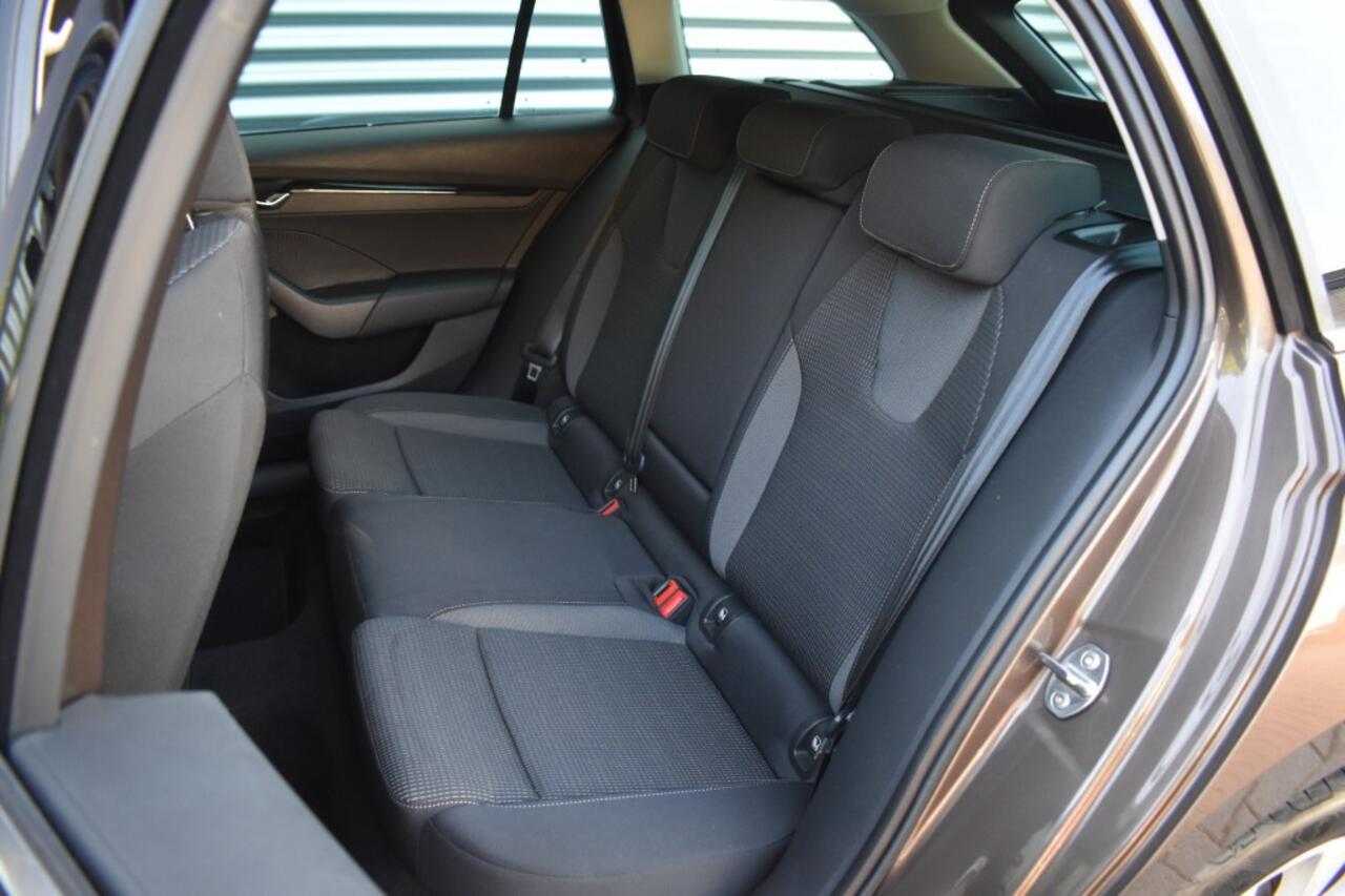 Skoda OCTAVIA COMBI 1.4 TSI IV PHEV / ADAP. CRUISE / LED PAKKET / P.CAM / VIRTUAL