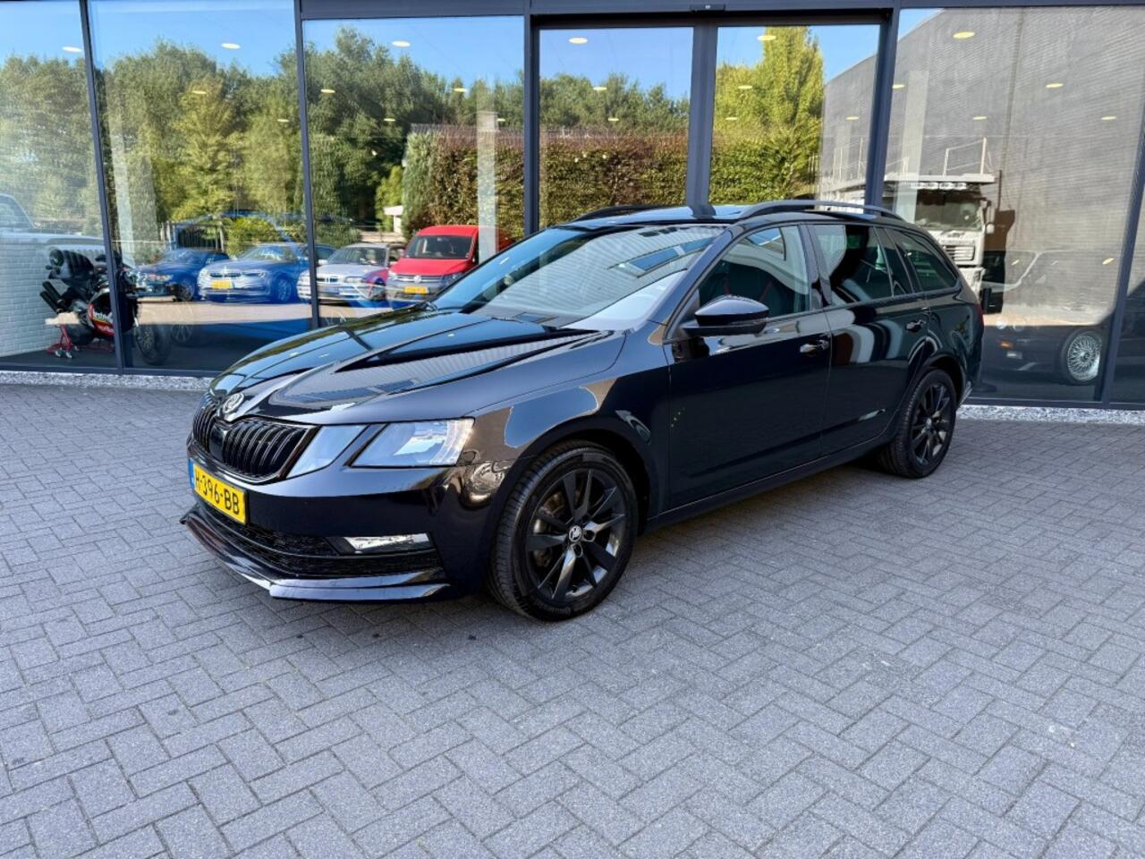 Skoda OCTAVIA Combi 1.5 TSI Sportline,Pano,Schaalstoel,Navi,Clima,Cruise,