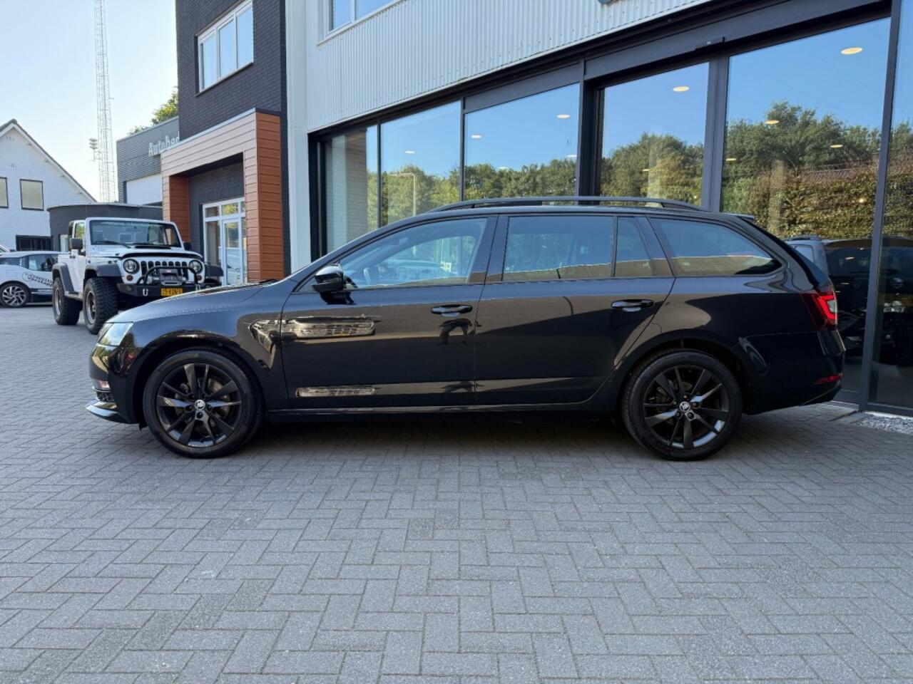 Skoda OCTAVIA Combi 1.5 TSI Sportline,Pano,Schaalstoel,Navi,Clima,Cruise,
