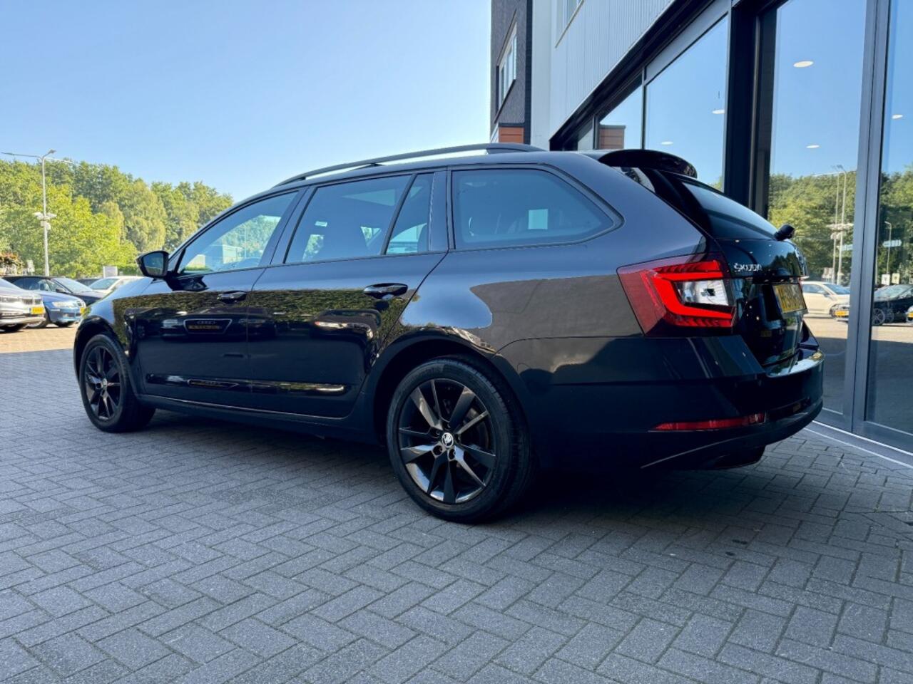Skoda OCTAVIA Combi 1.5 TSI Sportline,Pano,Schaalstoel,Navi,Clima,Cruise,
