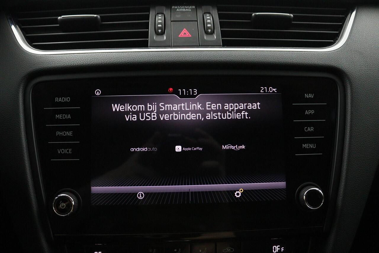 Skoda OCTAVIA Combi 1.5 TSI SPORT*AUTOMAAT*CRUISE*CARPLAY*ECC*HAAK*NAV