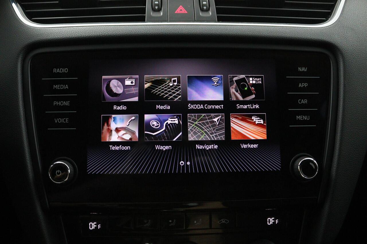 Skoda OCTAVIA Combi 1.5 TSI SPORT*AUTOMAAT*CRUISE*CARPLAY*ECC*HAAK*NAV