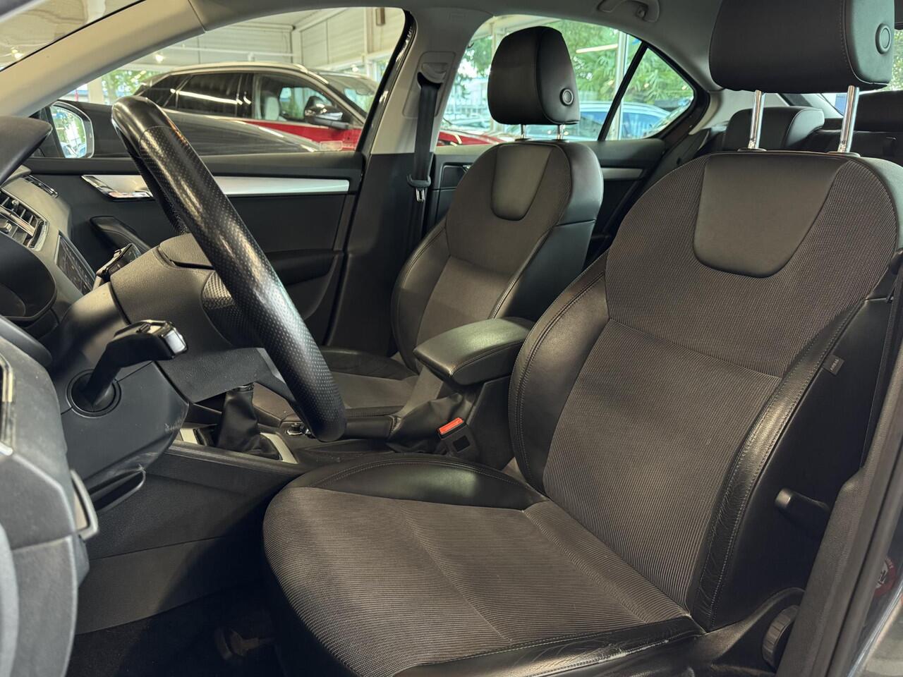 Skoda OCTAVIA 1.0 TSI Greentech Business Edition | Navi | Cruise | PDC | Clima + Stoelverw. | Carplay ( Vestiging - Nieuwegein )